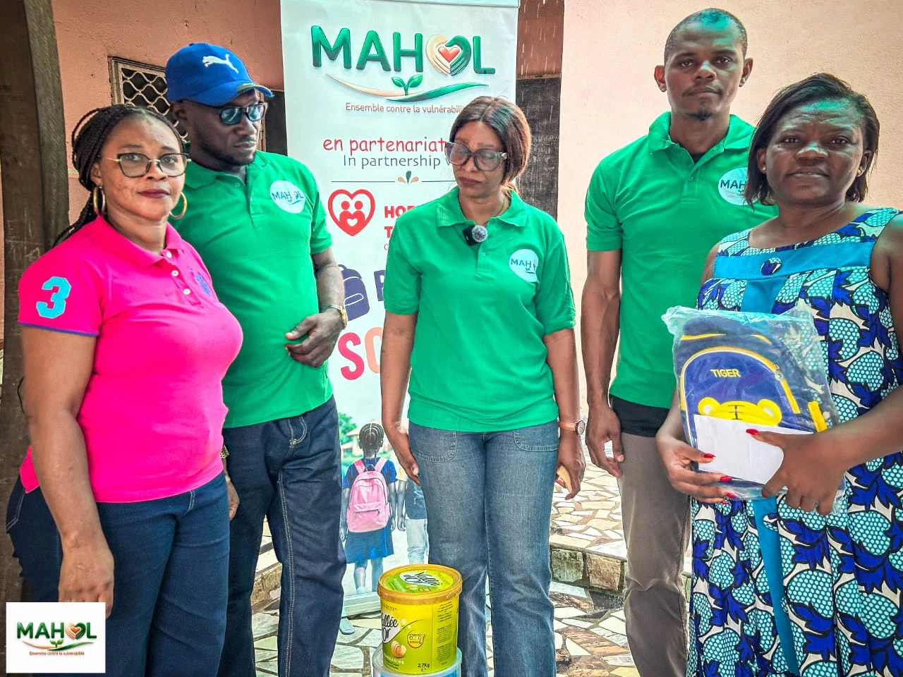 Zusammenarbeit mit dem Team vor Ort in Douala.